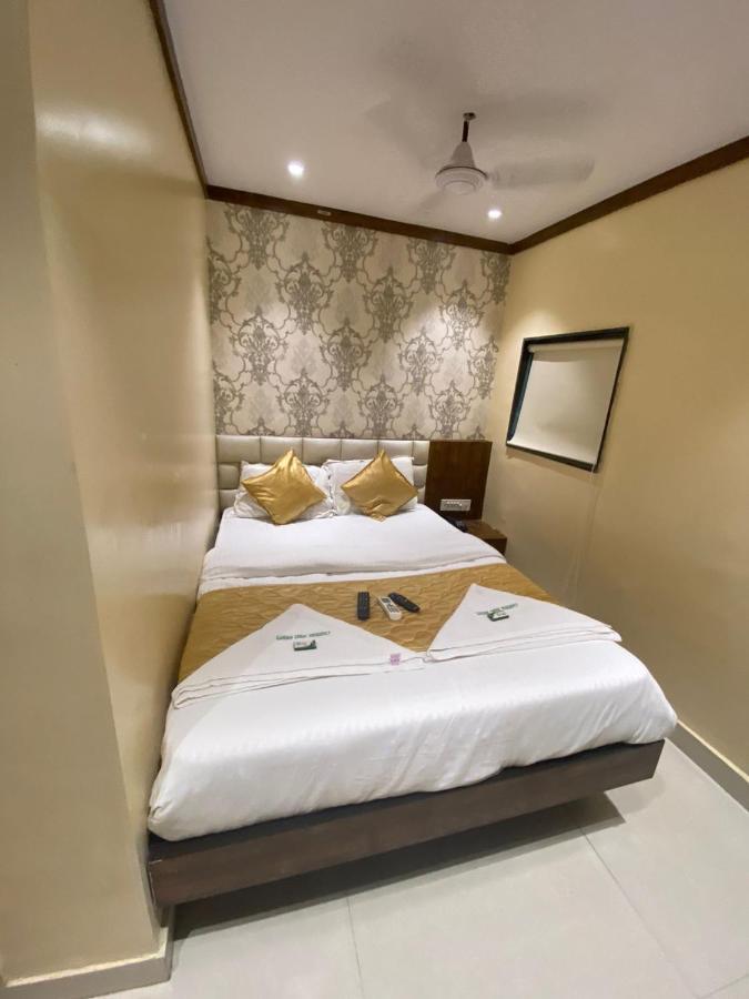 Garden Creek Residency - Near To Mumbai International Airport Hotell Exteriör bild