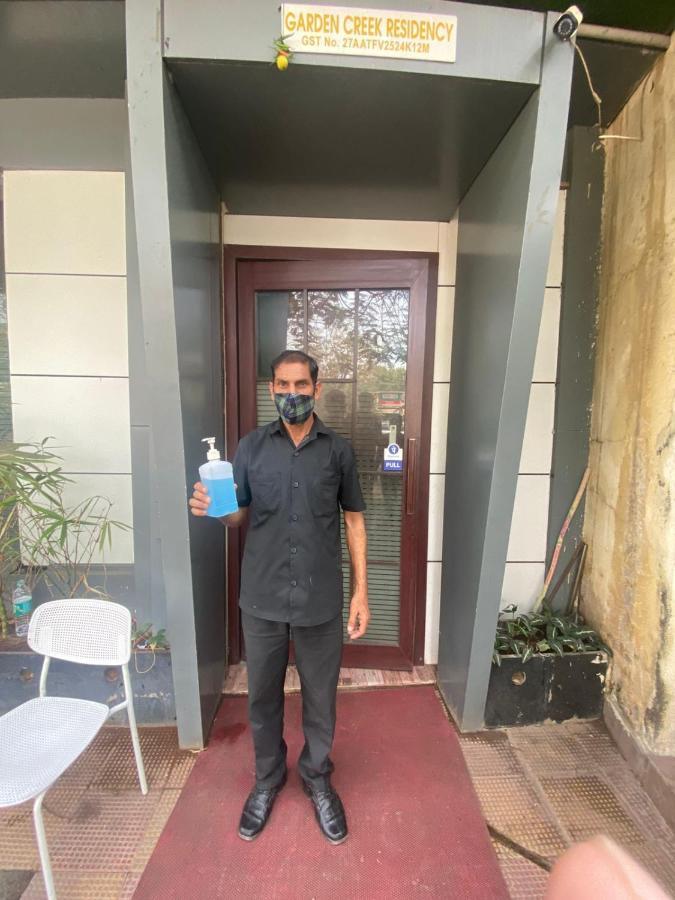 Garden Creek Residency - Near To Mumbai International Airport Hotell Exteriör bild