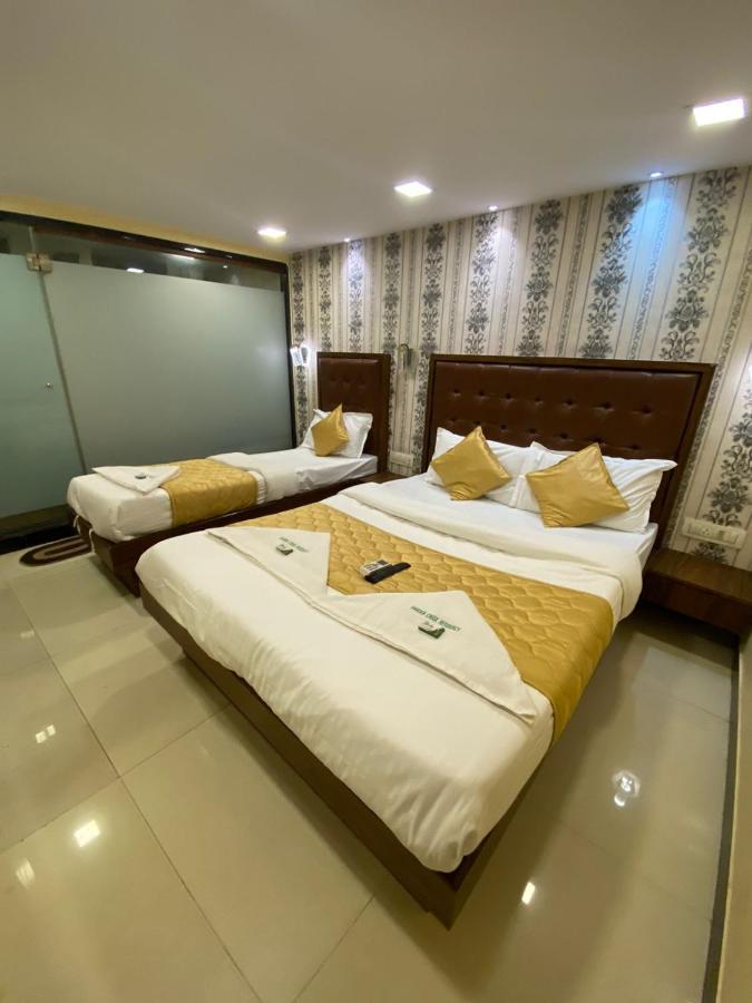 Garden Creek Residency - Near To Mumbai International Airport Hotell Exteriör bild