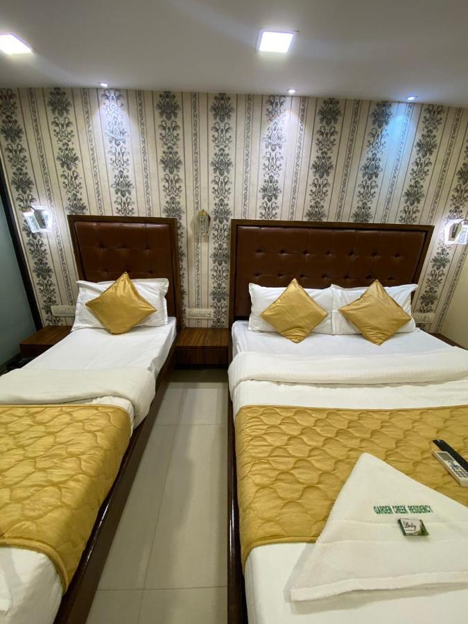 Garden Creek Residency - Near To Mumbai International Airport Hotell Exteriör bild