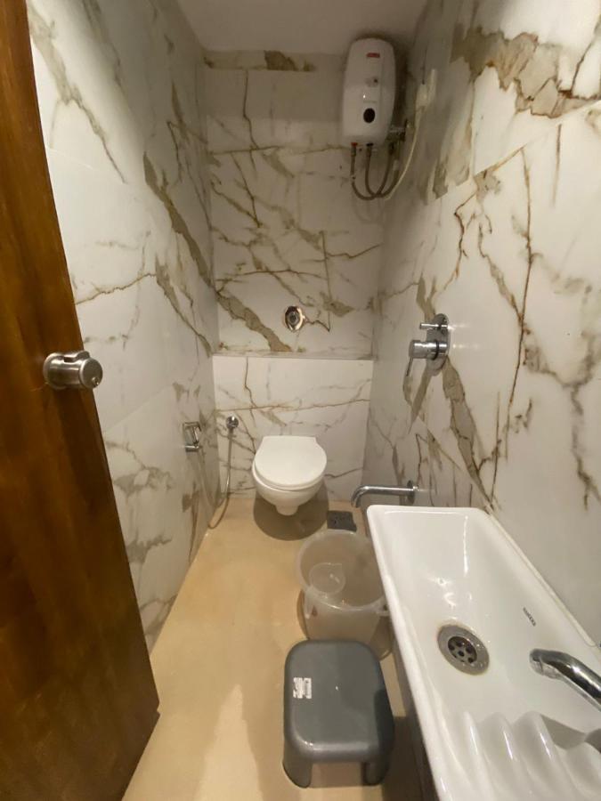 Garden Creek Residency - Near To Mumbai International Airport Hotell Exteriör bild