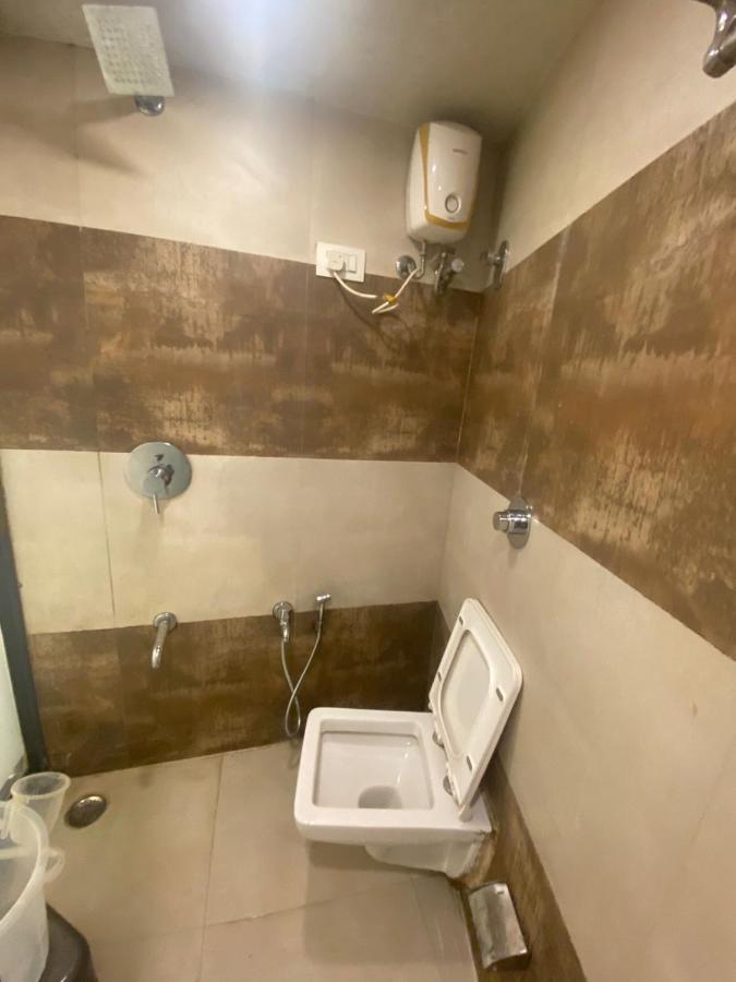 Garden Creek Residency - Near To Mumbai International Airport Hotell Exteriör bild