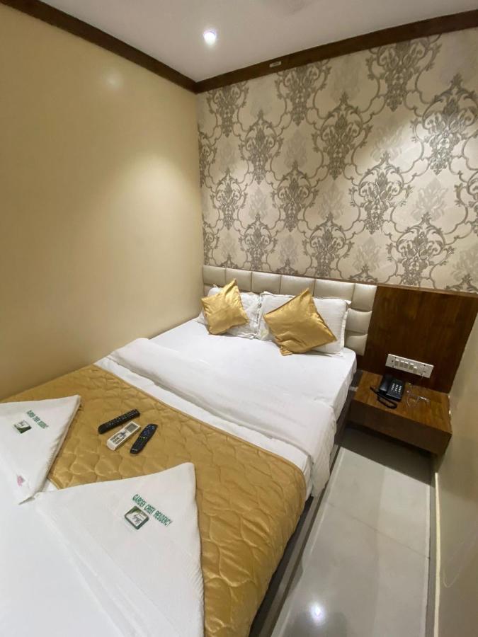 Garden Creek Residency - Near To Mumbai International Airport Hotell Exteriör bild