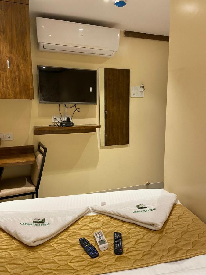 Garden Creek Residency - Near To Mumbai International Airport Hotell Exteriör bild