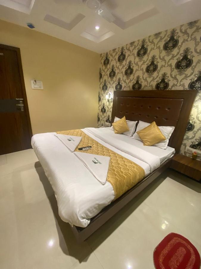 Garden Creek Residency - Near To Mumbai International Airport Hotell Exteriör bild
