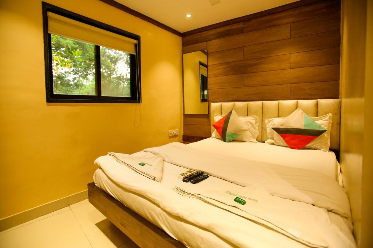 Garden Creek Residency - Near To Mumbai International Airport Hotell Exteriör bild