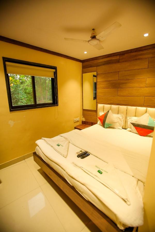 Garden Creek Residency - Near To Mumbai International Airport Hotell Exteriör bild