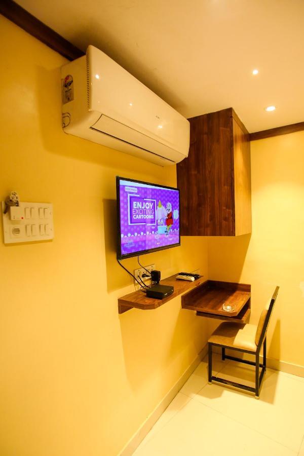 Garden Creek Residency - Near To Mumbai International Airport Hotell Exteriör bild
