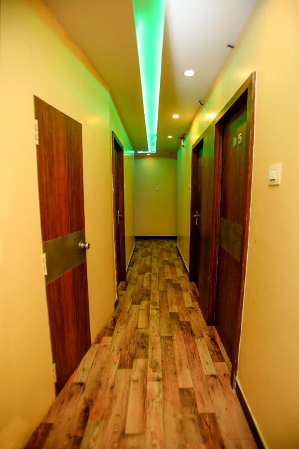 Garden Creek Residency - Near To Mumbai International Airport Hotell Exteriör bild