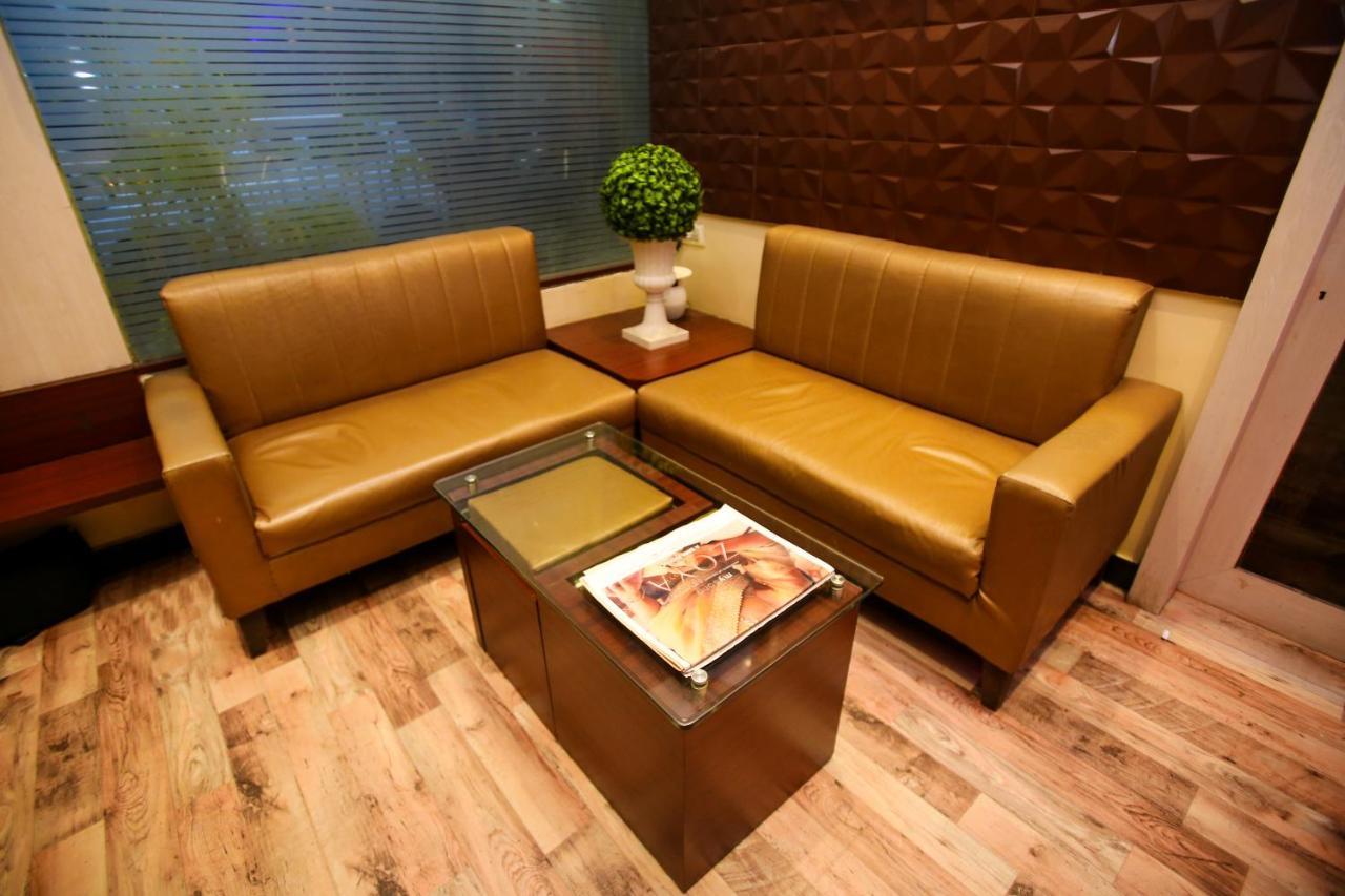 Garden Creek Residency - Near To Mumbai International Airport Hotell Exteriör bild
