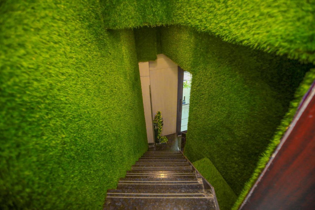 Garden Creek Residency - Near To Mumbai International Airport Hotell Exteriör bild
