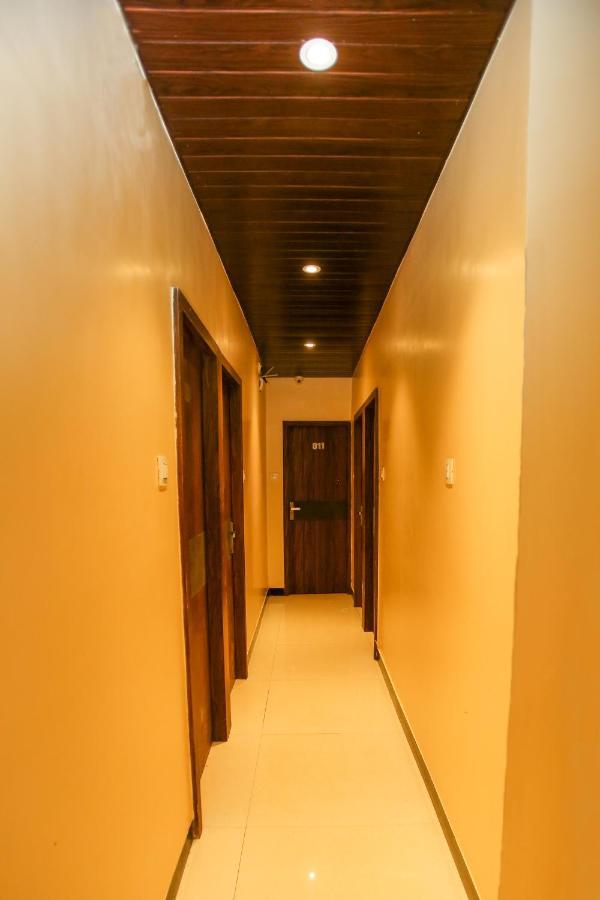Garden Creek Residency - Near To Mumbai International Airport Hotell Exteriör bild